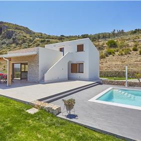 3 bedroom villa with pool near Scopollo, sleeps 6